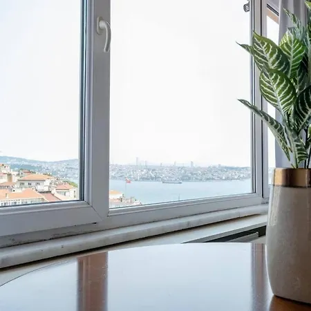 Bosphorus View W Private Terrace Apartament